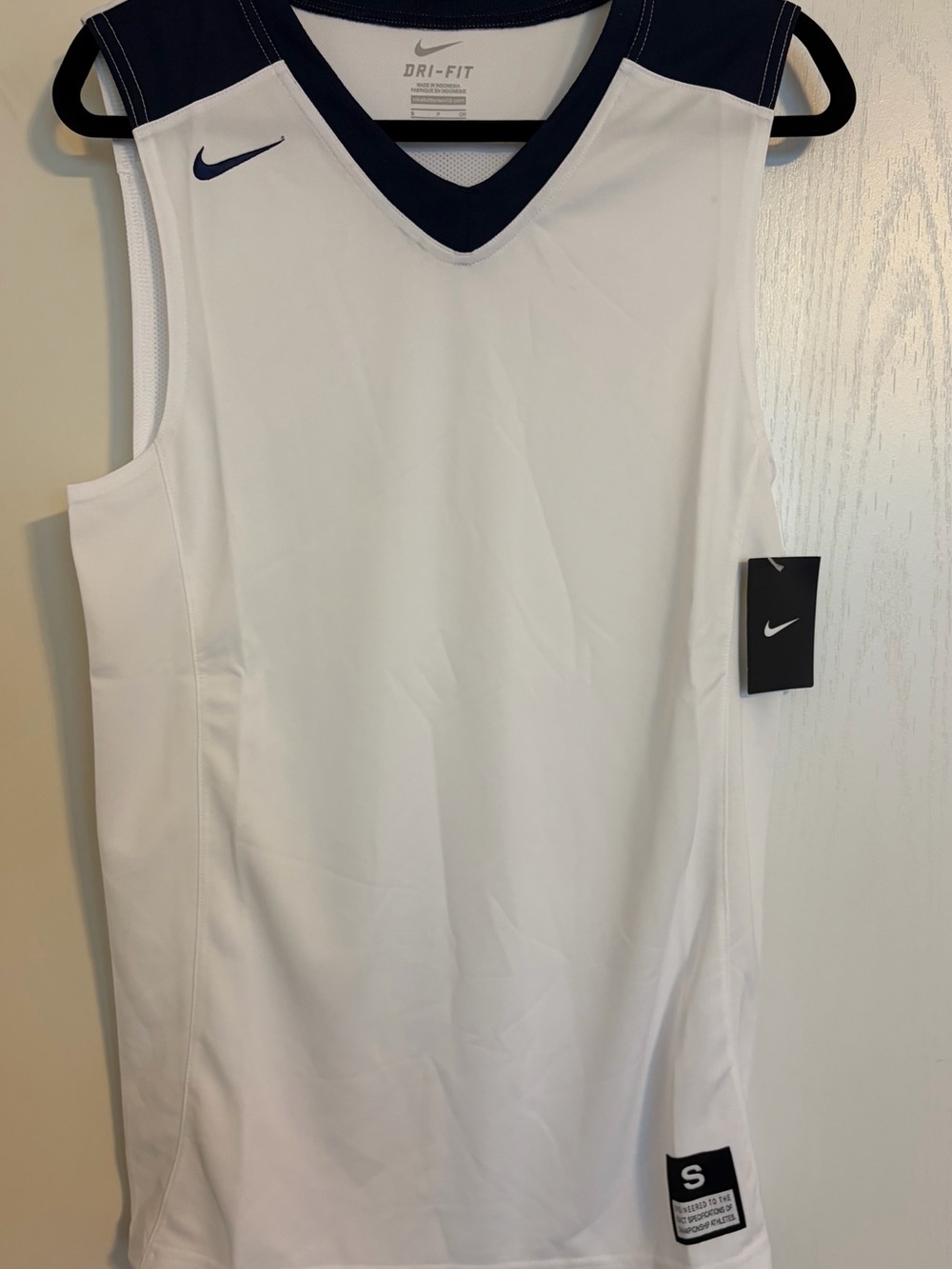 Nike Men’s White Sleeveless Basketball Jersey with Navy Trim